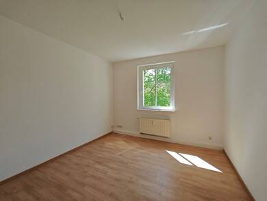 Wohnung zur Miete 278 € 2 Zimmer 45,5 m² 1. Geschoss frei ab sofort Oststraße 26 Kitzscher Kitzscher 04567