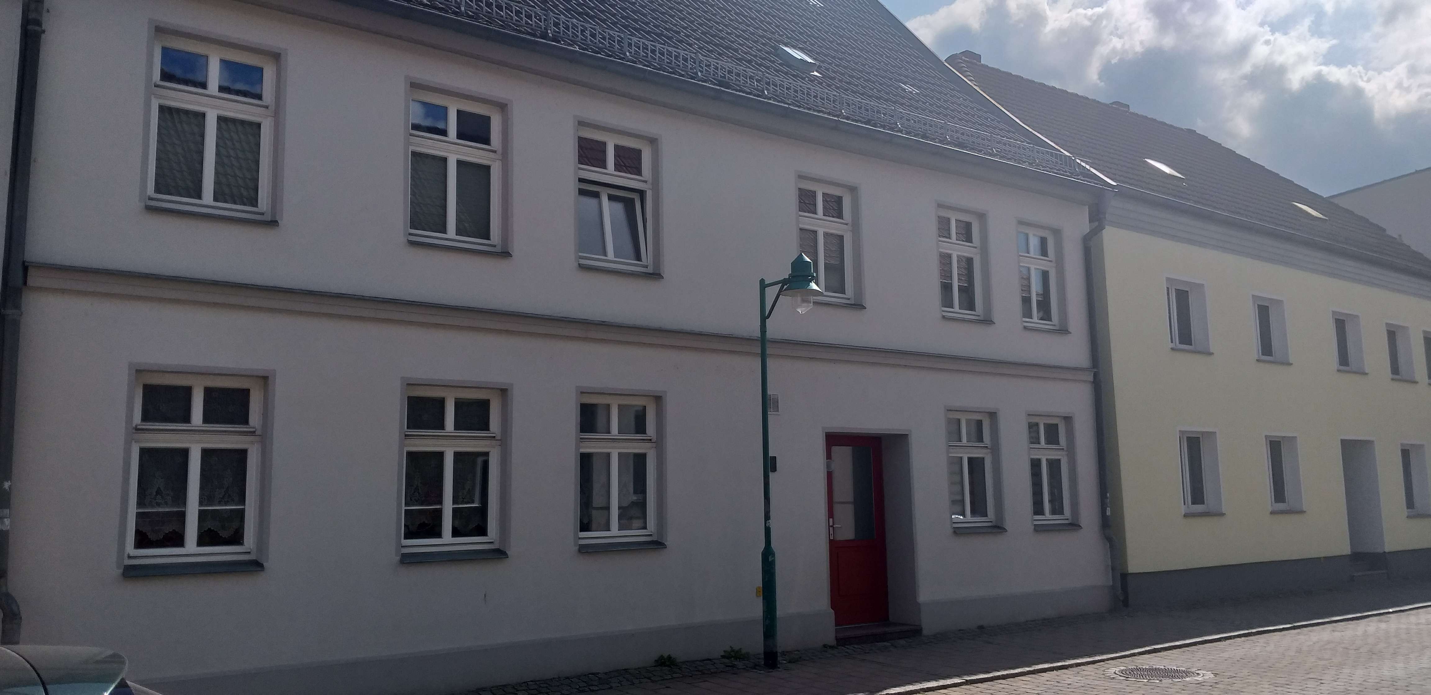 Mehrfamilienhaus zum Kauf 149.000 € 19 Zimmer 237 m²<br/>Wohnfläche 1.114 m²<br/>Grundstück Loitz Loitz 17121