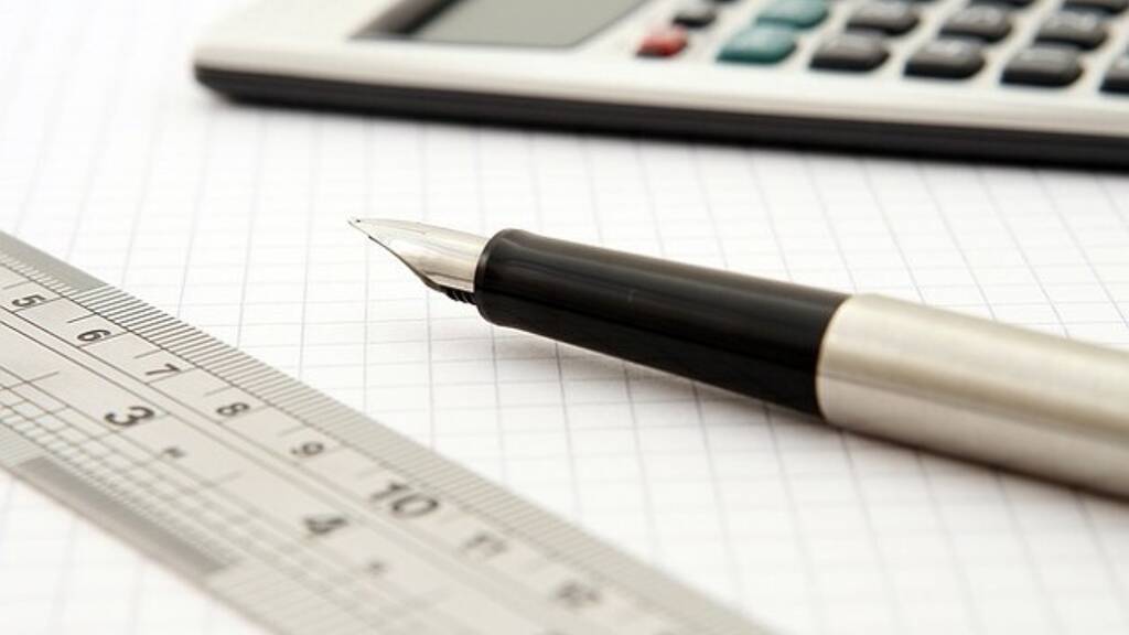 Haus zum Kauf 2.575.000 € 17 Zimmer 1.312 m² 221 m² Grundstück Bukarest 010036