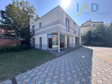 Villa zum Kauf 740.000 € 7 Zimmer 220 m² 660 m² Grundstück Erfurt 99086