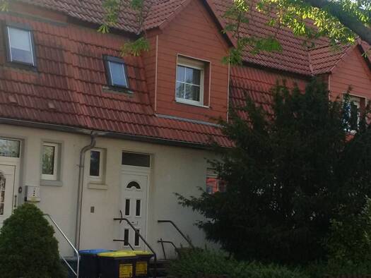 Haus zum Kauf 95.000 € 4,5 Zimmer 89 m² 250 m² Grundstück Leuna 06237