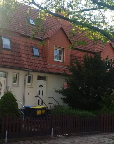 Haus zum Kauf 95.000 € 4,5 Zimmer 89 m² 250 m² Grundstück Leuna Leuna 06237