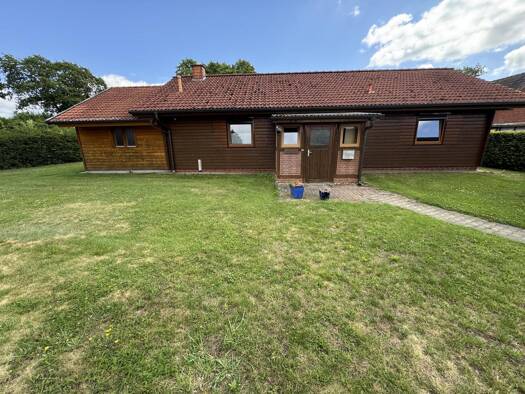 Bungalow zum Kauf 185.000 € 5 Zimmer 110 m² 1.279 m² Grundstück frei ab sofort Oetzen Oetzen 29588