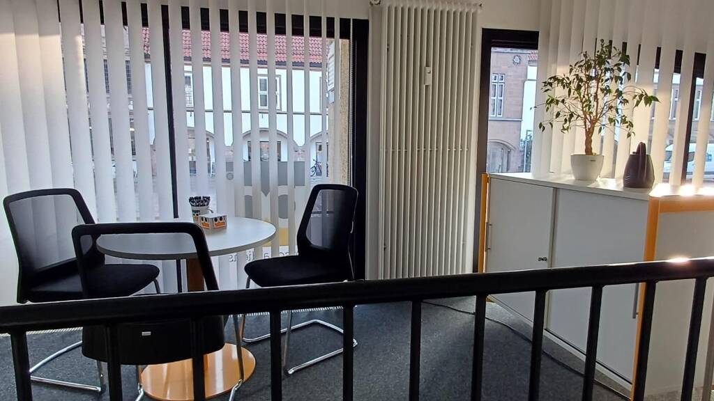 Praxisfläche zur Miete provisionsfrei 900 € 5 Zimmer 150 m² Bürofläche Lemgo 32657