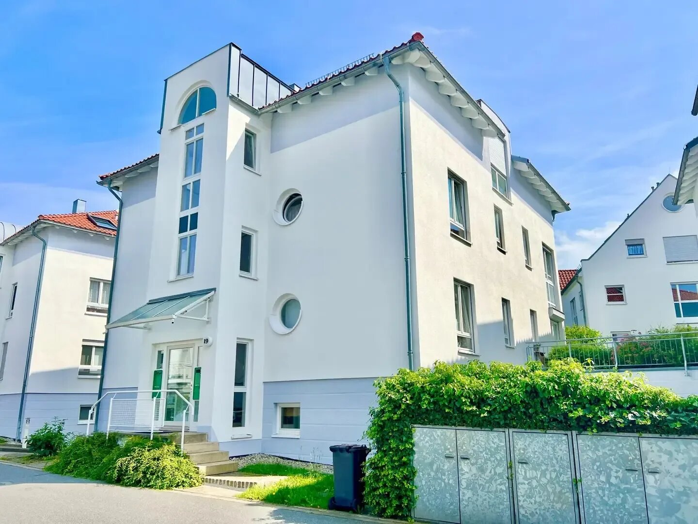 Wohnung zur Miete 700 € 3 Zimmer 90 m²<br/>Wohnfläche ab sofort<br/>Verfügbarkeit Am Tummelsgrund Mobschatz Dresden 01156