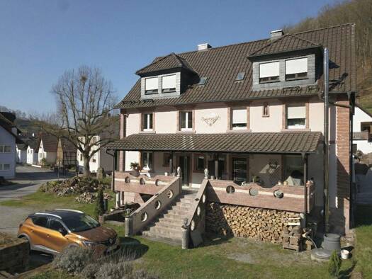 Doppelhaushälfte zum Kauf 379.000 € 5 Zimmer 138 m² 415 m² Grundstück Ebersbach Leidersbach / Ebersbach 63849