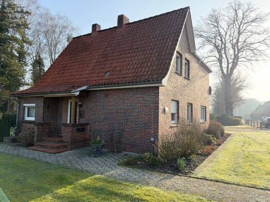 Einfamilienhaus zum Kauf 195.000 € 9 Zimmer 139 m² 1.334 m² Grundstück Aperberg Apen 26689