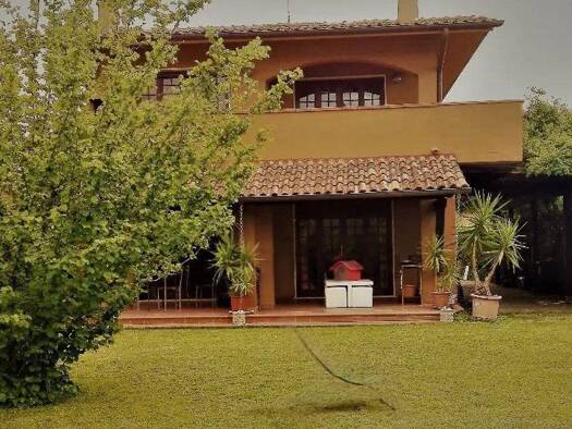 Haus zum Kauf 2.300.000 € 490 m² 600 m² Grundstück Forte dei Marmi 55042
