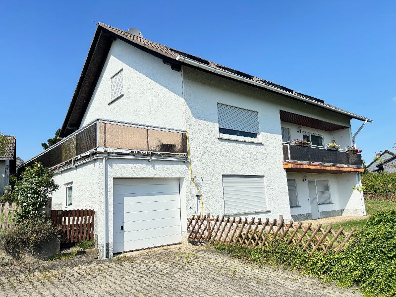 Mehrfamilienhaus zum Kauf provisionsfrei 319.500 € 10 Zimmer 281 m²<br/>Wohnfläche 993 m²<br/>Grundstück Ringstraße 1 Wallenrod Lauterbach 36341