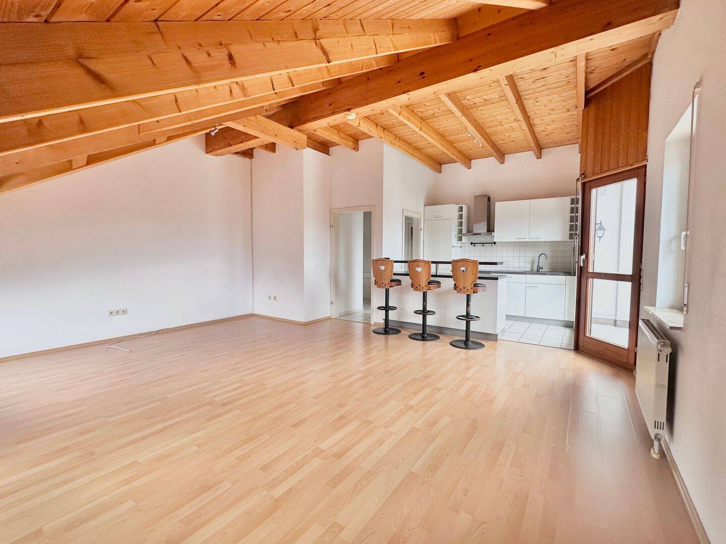 Immobilie in Wutöschingen - Charmante 2,5-Zimmer-Dachgeschosswohnung in Horheim - Bild 3