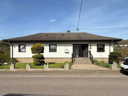Einfamilienhaus zum Kauf 245.000 € 7 Zimmer 137 m² 1.881 m² Grundstück frei ab sofort Limbach Schmelz 66839