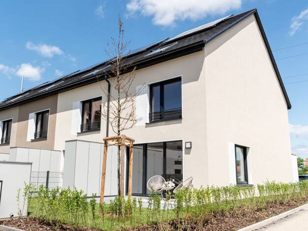 Reihenhaus zur Miete - Erstbezug 2.370 € 5 Zimmer 145 m² 158 m² Grundstück frei ab sofort Gebersdorf Nürnberg 90449