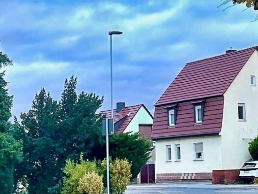 Einfamilienhaus zum Kauf provisionsfrei 250.000 € 4 Zimmer 120 m² 2.251 m² Grundstück Merseburg 06217