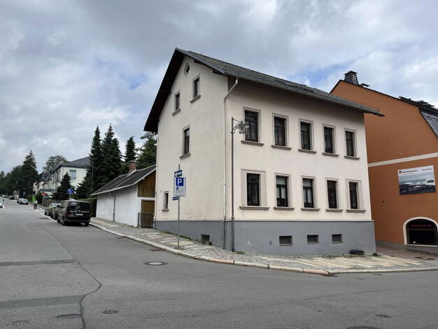 Mehrfamilienhaus zum Kauf provisionsfrei 249.000 € 7 Zimmer 182 m² 417 m² Grundstück Lutherstraße 2 Stollberg Sachsen - Stollberg 09366