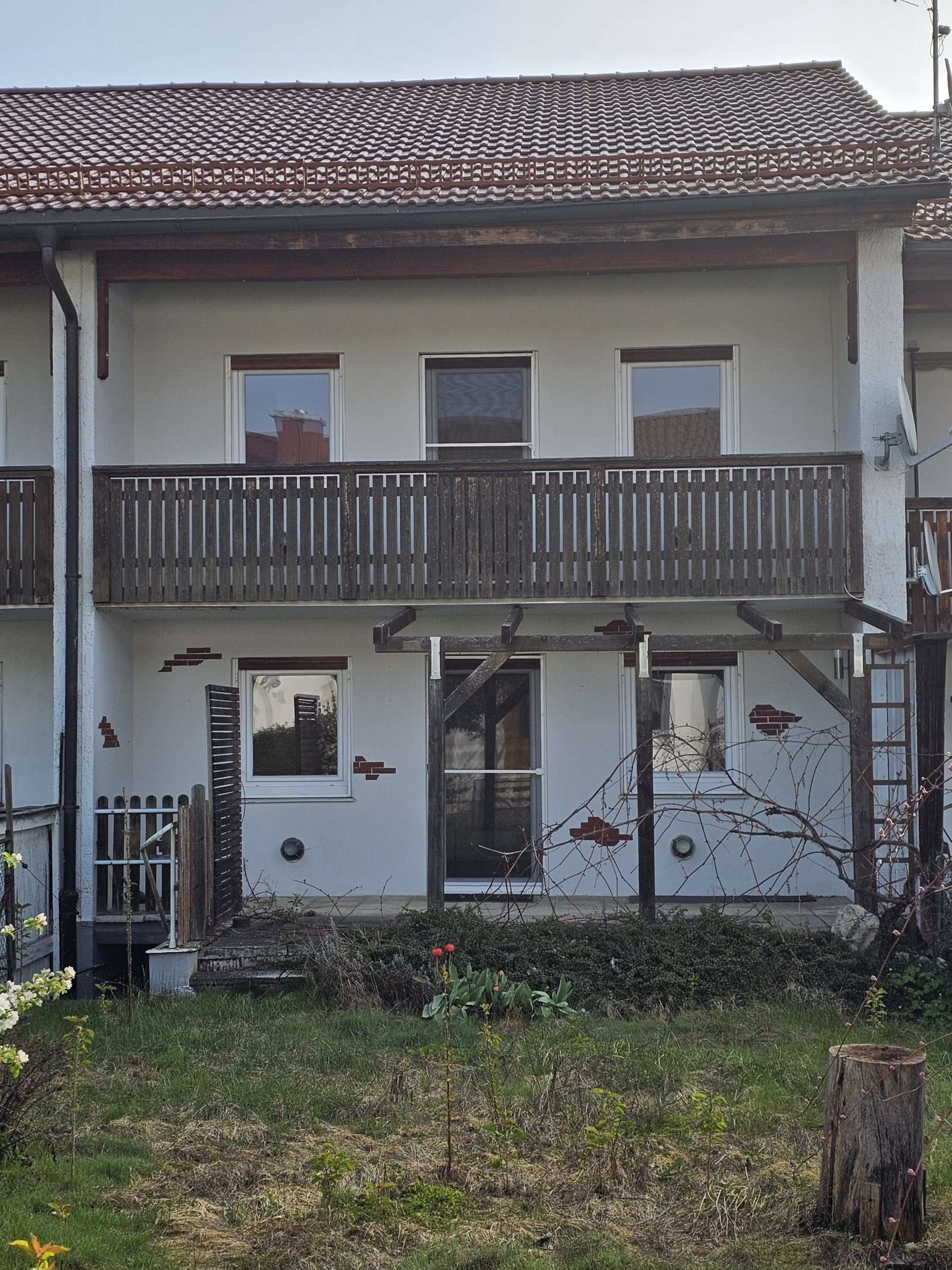 Reihenmittelhaus zum Kauf 319.000 € 4 Zimmer 104,2 m²<br/>Wohnfläche 268,2 m²<br/>Grundstück West Waldkraiburg 84478