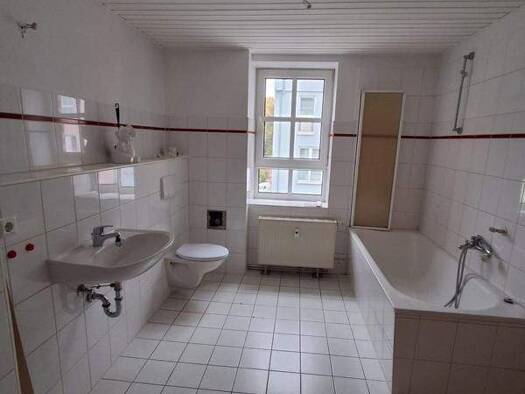 Wohnung zum Kauf 66.000 € 3 Zimmer 81,1 m² Südvorstadt Plauen 08527