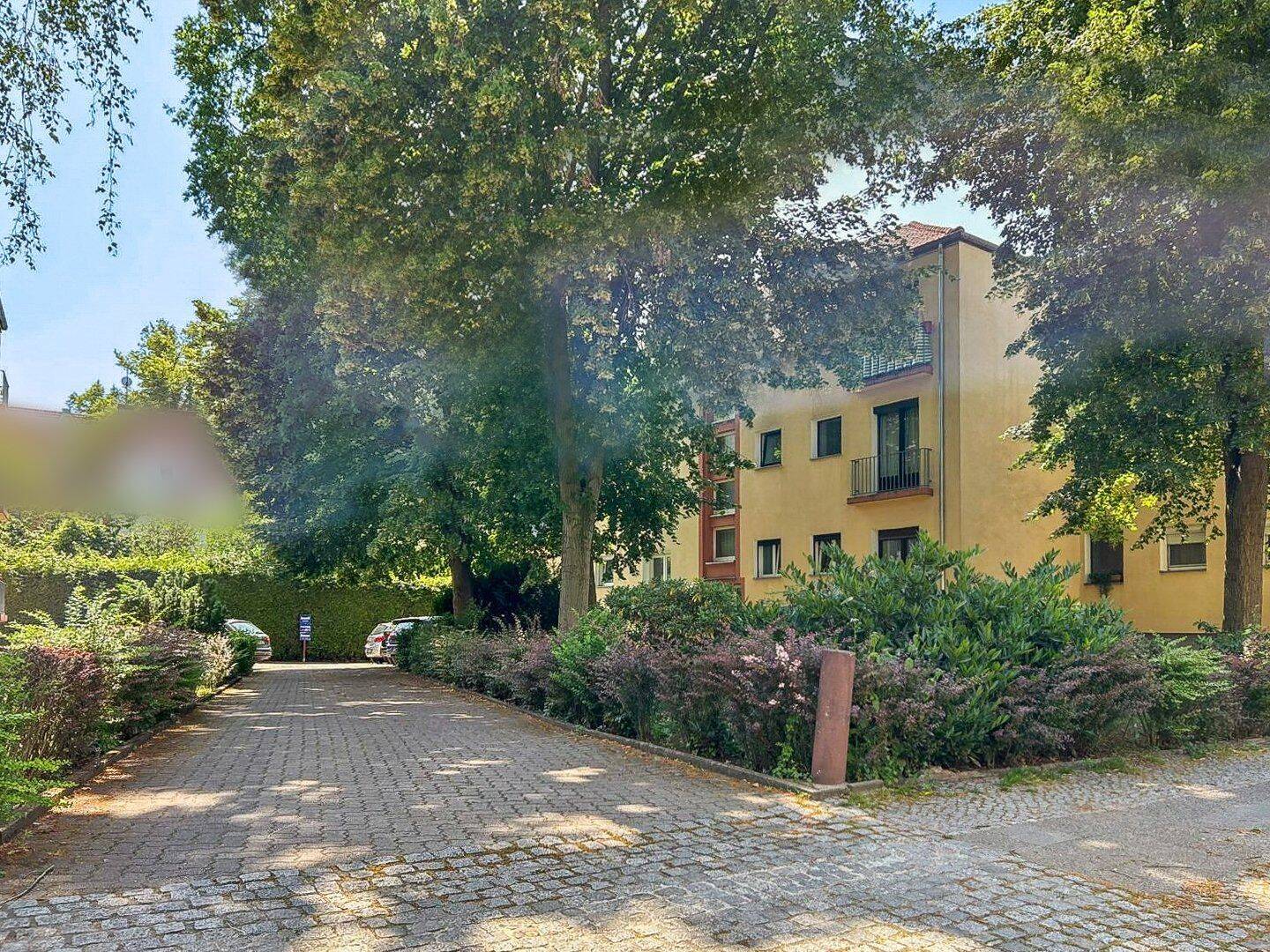 Bezugsfrei - sofort verfügbar - Charmante 3-Zimmer-Wohnung mit Balkon in ruhiger Lage in Berlin – Berlin – Bild 1 von 8