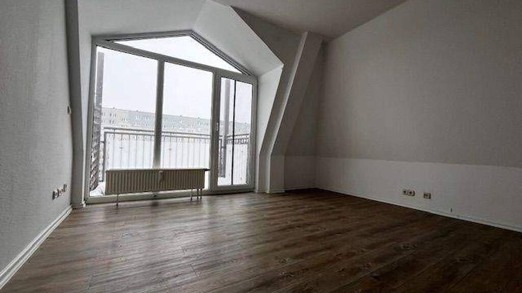 Wohnung zur Miete 470 € 3 Zimmer 67,2 m² 5. Geschoss frei ab sofort Lion-Feuchtwanger-Str. 23 Leipziger Str. Magdeburg 39120