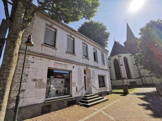 Mehrfamilienhaus zum Kauf 199.000 € 8 Zimmer 375,8 m² 425 m² Grundstück frei ab sofort Millingen Rees 46459