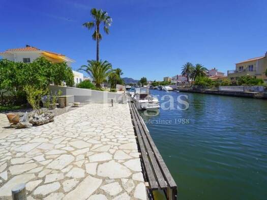 Villa zum Kauf 840.000 € 4 Zimmer 225 m² 540 m² Grundstück Castelló d'Empúries 17487