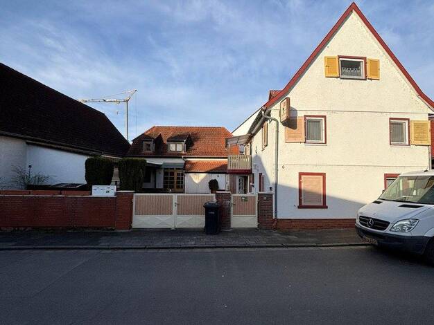 Mehrfamilienhaus zum Kauf provisionsfrei 650.000 € 10 Zimmer 260 m² 453 m² Grundstück Wallerstädten Groß-Gerau 64521