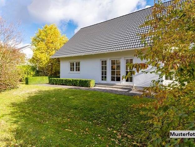 Einfamilienhaus zum Kauf 267.000 € 6 Zimmer 205 m² 2.511 m² Grundstück Motten Motten 97786