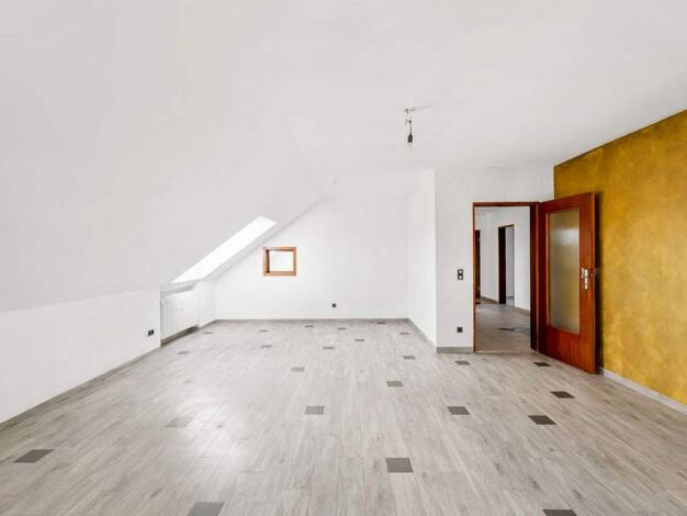 Wohnung zum Kauf 269.000 € 4 Zimmer 95 m² 2 Geschosse frei ab sofort Seukendorf 90556