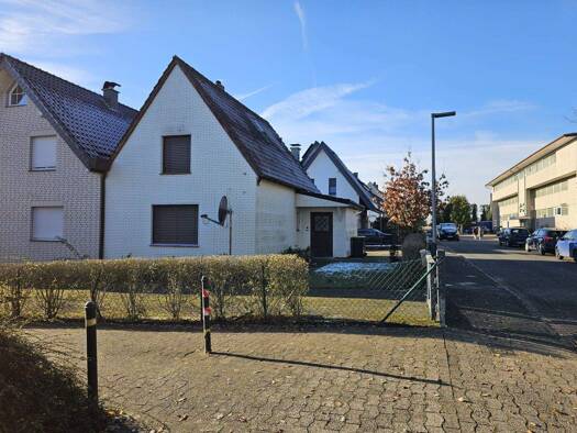 Doppelhaushälfte zum Kauf 229.000 € 4 Zimmer 82 m² 413 m² Grundstück Quelle Bielefeld 33649