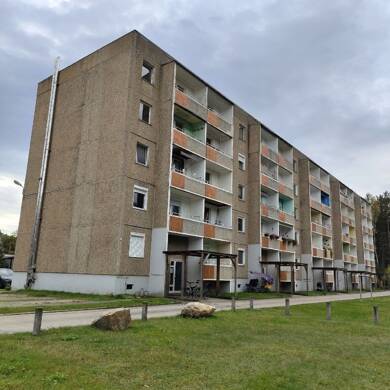 Wohnung zum Kauf 33.000 € 3 Zimmer 60 m² Dachgeschoss, 4. Geschoss frei ab sofort Trebuser Straße 15 Uhsmannsdorf Rothenburg/Oberlausitz 02929