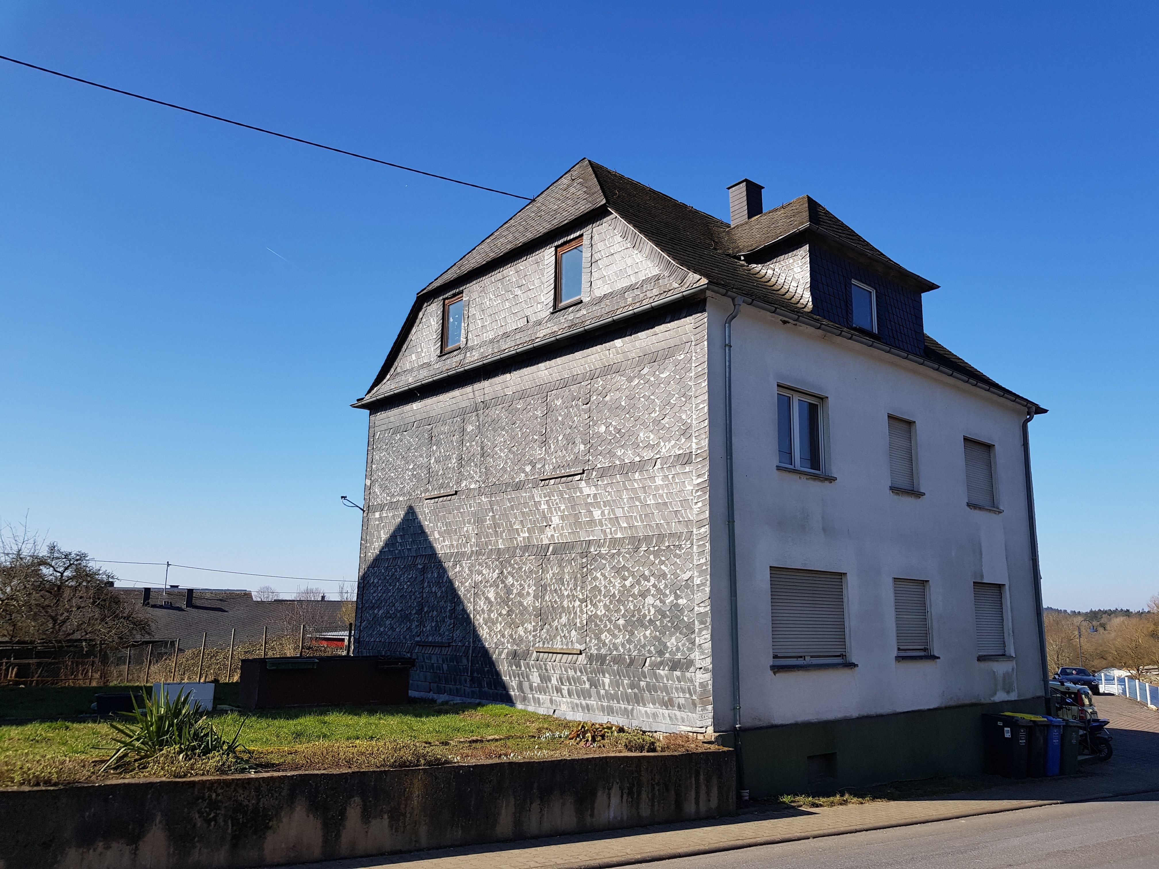 Einfamilienhaus zum Kauf provisionsfrei 120.000 € 9 Zimmer 170 m²<br/>Wohnfläche 680 m²<br/>Grundstück ab sofort<br/>Verfügbarkeit Zeller Str. 23 Kappel 55483