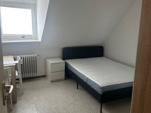Wohnung zur Miete 150 € 1 Zimmer 14 m² 4. Geschoss frei ab sofort Nürnberg 90403