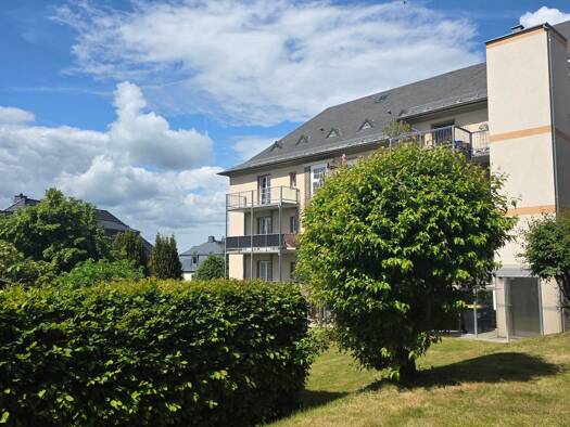 Wohnung zum Kauf 60.000 € 2 Zimmer 53,6 m² Dachgeschoss, 2. Geschoss frei ab sofort Bergstr. 2 Hartmannsdorf 09232