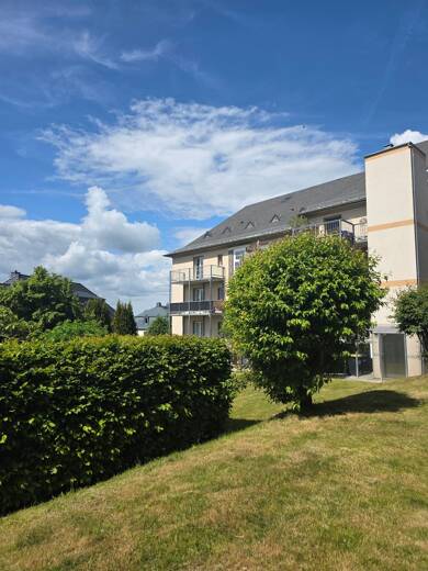 Wohnung zum Kauf 60.000 € 2 Zimmer 53,6 m² Dachgeschoss, 2. Geschoss frei ab sofort Bergstr. 2 Hartmannsdorf 09232