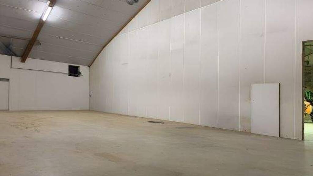 Lagerhalle zur Miete 4.180 € 1.390 m² Lagerfläche Schierling 84069