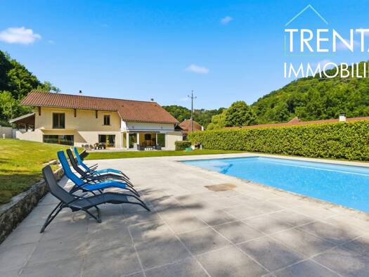 Haus zum Kauf 495.000 € 250 m² 3.685 m² Grundstück Saint-Geoire-en-Valdaine 38620