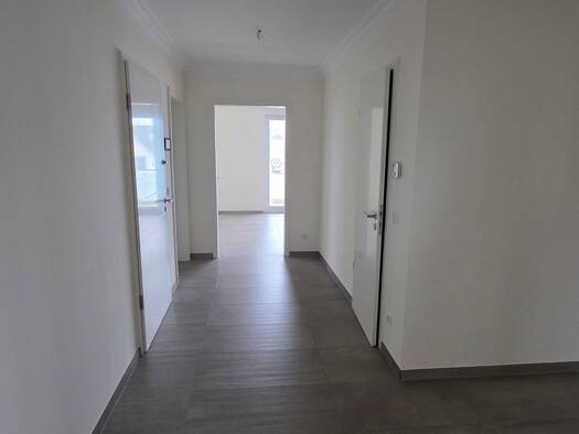 Wohnung zur Miete 1.350 € 4 Zimmer 126 m² Geschoss 1/3 frei ab sofort Lützenkirchen Leverkusen 51381