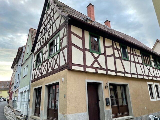 Maisonette zur Miete 995 € 5,5 Zimmer 110,7 m²<br/>Wohnfläche 1.<br/>Geschoss ab sofort<br/>Verfügbarkeit Ochsenfurter str. 12 Marktbreit Marktbreit 97340