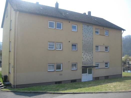 Wohnung zur Miete 625 € 4 Zimmer 79,9 m² 3. Geschoss frei ab 01.11.2025 Hatzfeldstraße 4 + 6 Niederstetten 97996
