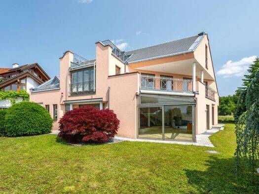 Einfamilienhaus zum Kauf 1.580.000 € 7 Zimmer 307,6 m² 558 m² Grundstück frei ab sofort Radolfzell 78315