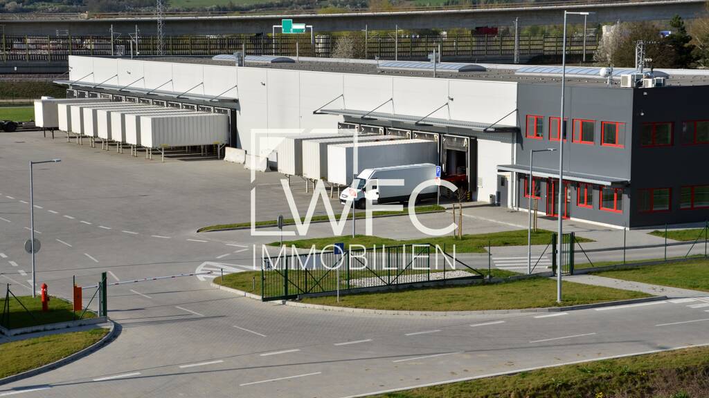 Lagerhalle zur Miete 2.800 m² Lagerfläche teilbar ab 1.400 m² Ostenviertel Regensburg 93055