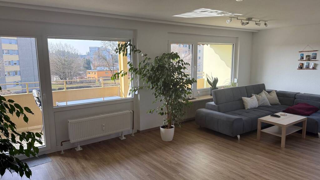 Wohnung zur Miete 900 € 3,5 Zimmer 102 m² Geschoss 2/6 frei ab 01.06.2026 Hirzwaldweg 21 Schwenningen Villingen-Schwenningen 78054