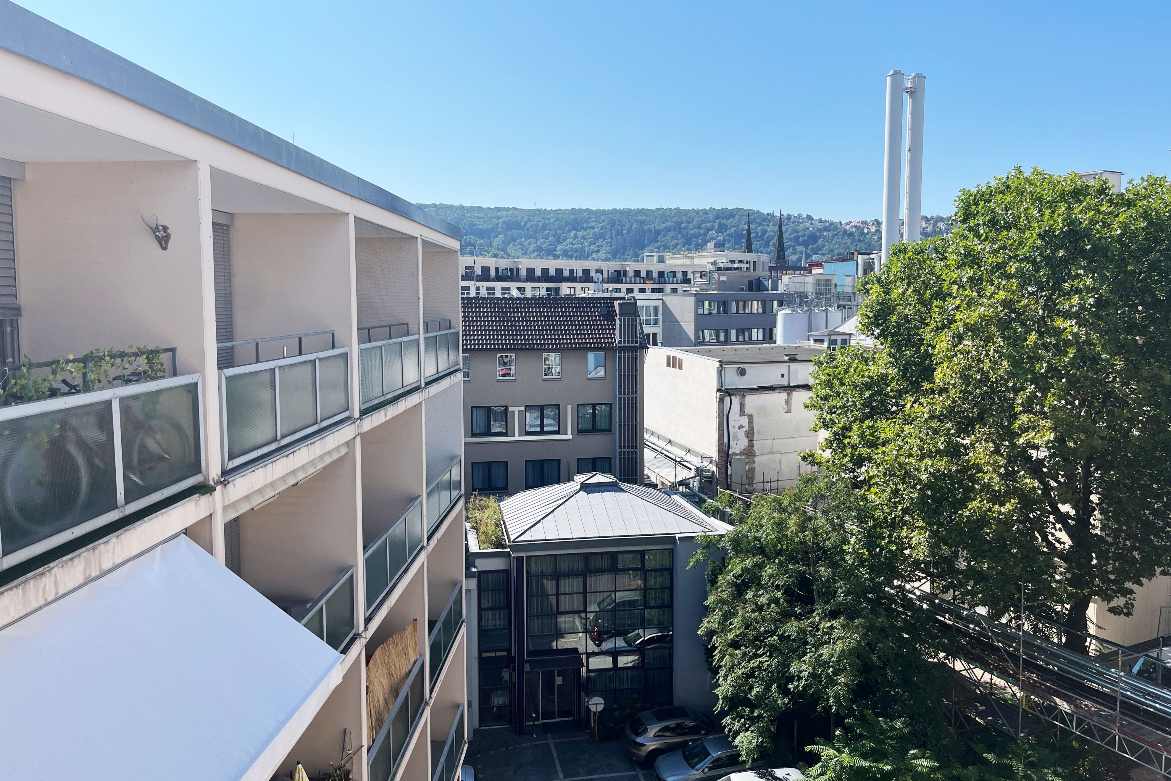 Wohnung zum Kauf 480.000 € 2 Zimmer 104 m²<br/>Wohnfläche 5.<br/>Geschoss ab sofort<br/>Verfügbarkeit Rathaus Stuttgart 70178