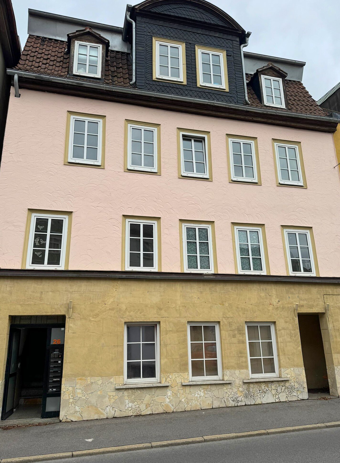 Mehrfamilienhaus zum Kauf als Kapitalanlage geeignet 575.000 € 593 m²<br/>Wohnfläche 350 m²<br/>Grundstück Innenstadt Coburg 96450