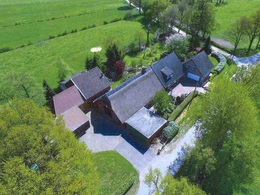 Haus zum Kauf 475.000 € 9 Zimmer 304 m² 17.286 m² Grundstück Campe Berne 27804