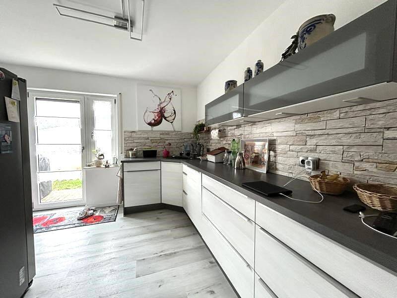 Immobilie in Prichsenstadt - Attraktives Anlageobjekt im Grünen -3 Familienwohnhaus mit großem Grundstück in ruhiger Lage- - Bild 2