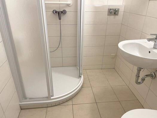 Wohnung zur Miete 421 € 2 Zimmer 61,4 m² EG Moskauer Platz 17 Moskauer Platz Erfurt 99091