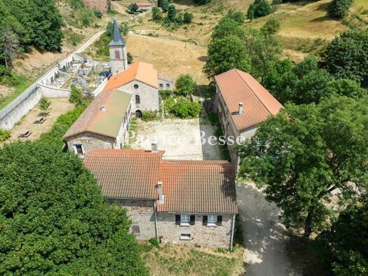 Einfamilienhaus zum Kauf 550.000 € 20 Zimmer 1.340 m² 12.097 m² Grundstück Riotord 43220
