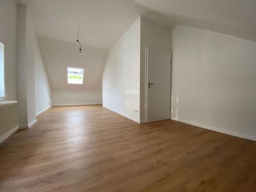 Doppelhaushälfte zur Miete 1.100 € 4,5 Zimmer 117 m² 300 m² Grundstück frei ab 01.12.2026 Heusweiler Heusweiler 66265
