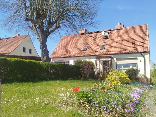 Doppelhaushälfte zum Kauf 115.950 € 5 Zimmer 100 m² 1.635 m² Grundstück Kirch Grubenhagen Vollrathsruhe 17194