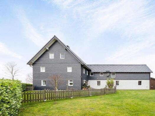 Mehrfamilienhaus zum Kauf 769.000 € 9 Zimmer 225 m² 3.400 m² Grundstück Wipperfürth 51688